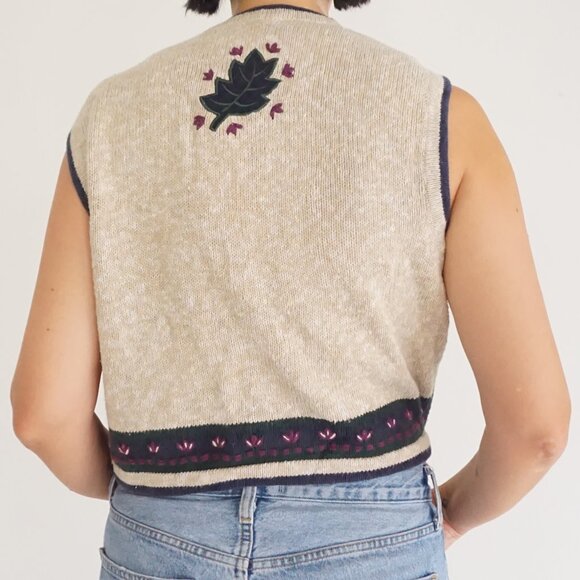 Vintage Christopher & Banks Leaf Embroidered Knit Sweater Vest Cottagecore S - Picture 2 of 7